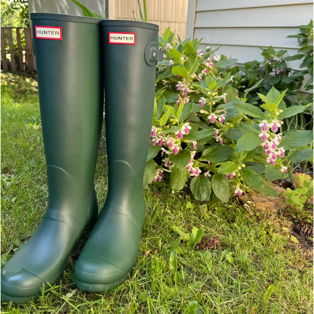 🌿ORIGINAL TALL HUNTER BOOT🌿 Like new, worn for 15 minutes 1 time!
